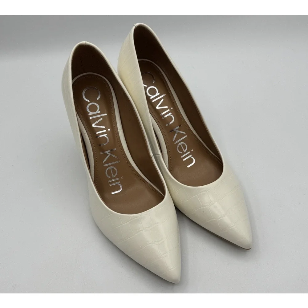 Calvin Klein Gayle Pumps White Leather Size 6.5M, SLIP-ON, Pointed Toe, NIB